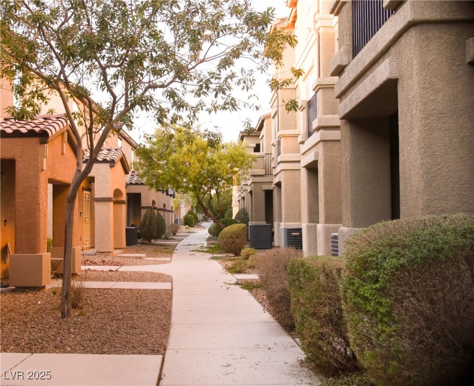 4533 Townwall Street