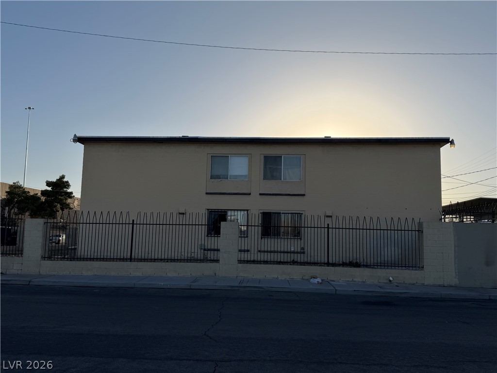 2937 Elm Avenue