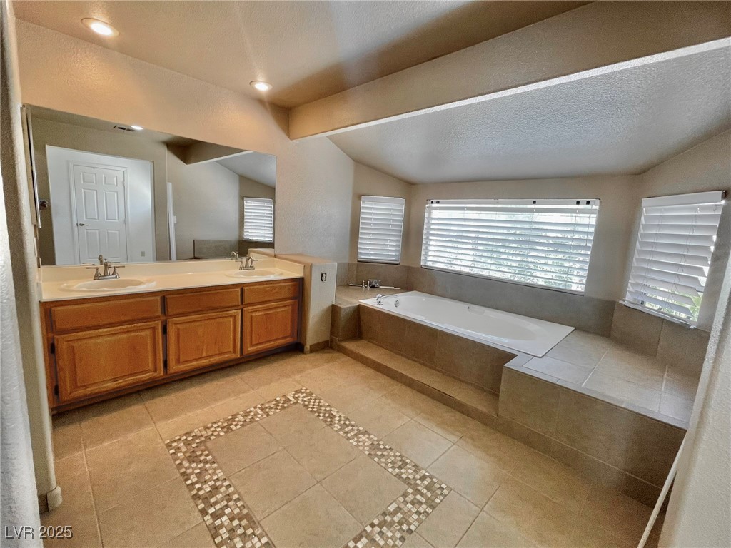 8312 Aqua Spray Avenue, Las Vegas, Nevada image 38