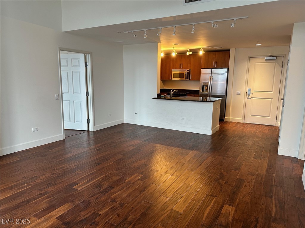 200 W SAHARA Avenue 3702