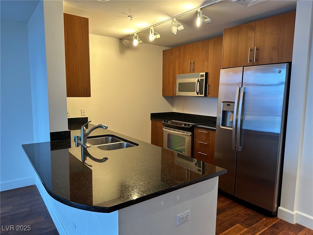 200 W SAHARA Avenue 3702