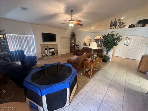 Single Family Residence in Laughlin NV 1458 Palm Drive 6.jpg