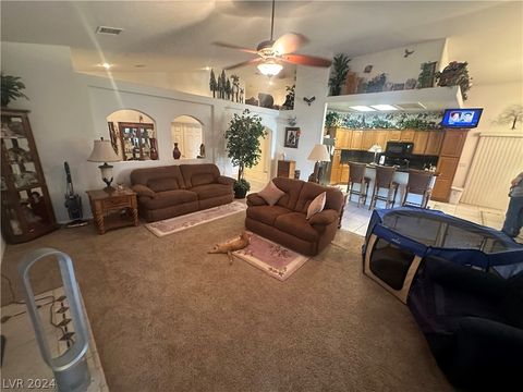 Single Family Residence in Laughlin NV 1458 Palm Drive 5.jpg