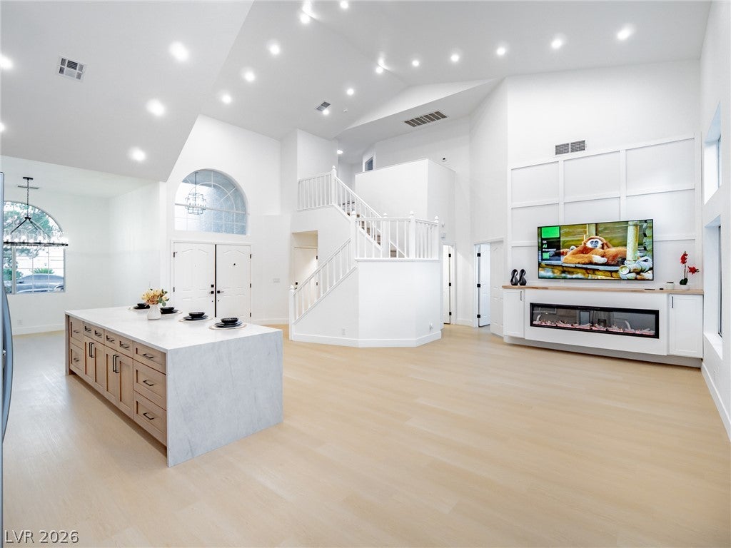 2729 Beachside Court