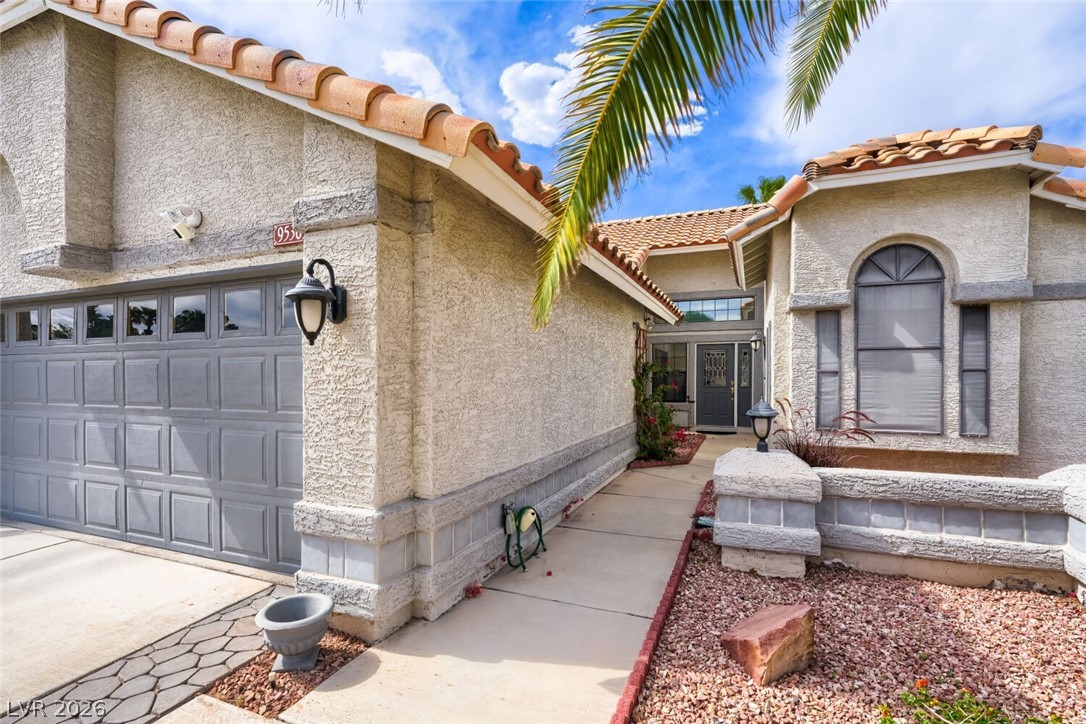 9536 Cliff View Way