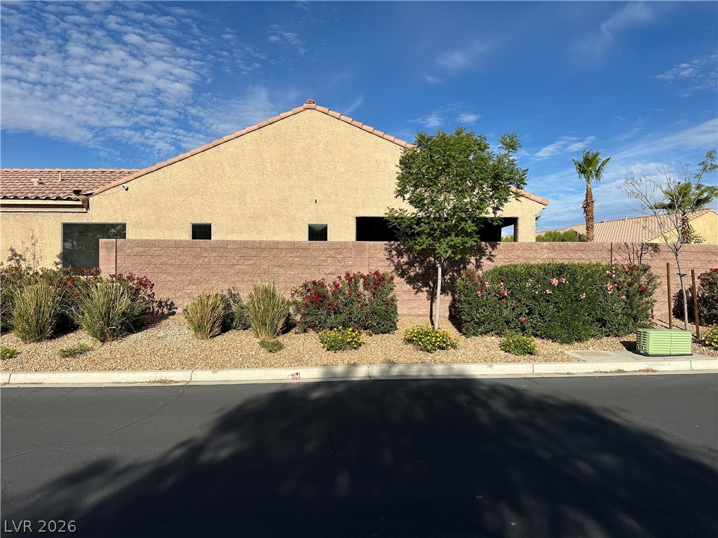 5728 Flying Birdie Avenue