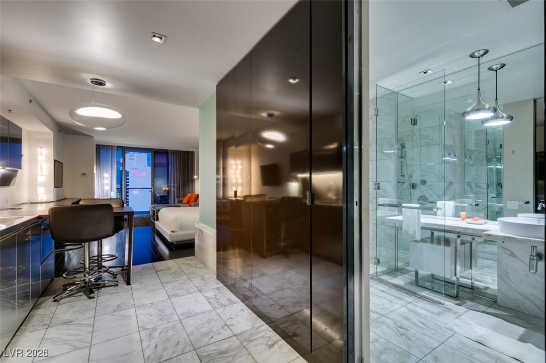 4381 FLAMINGO Road 2612