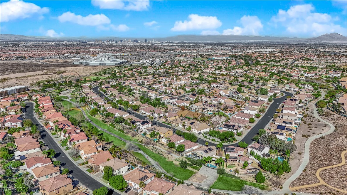 Henderson, Nevada 89052, United States, 3 Bedrooms Bedrooms, ,2 BathroomsBathrooms,Residential,Active,95702