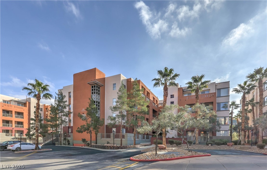 43 E Agate Avenue 201
