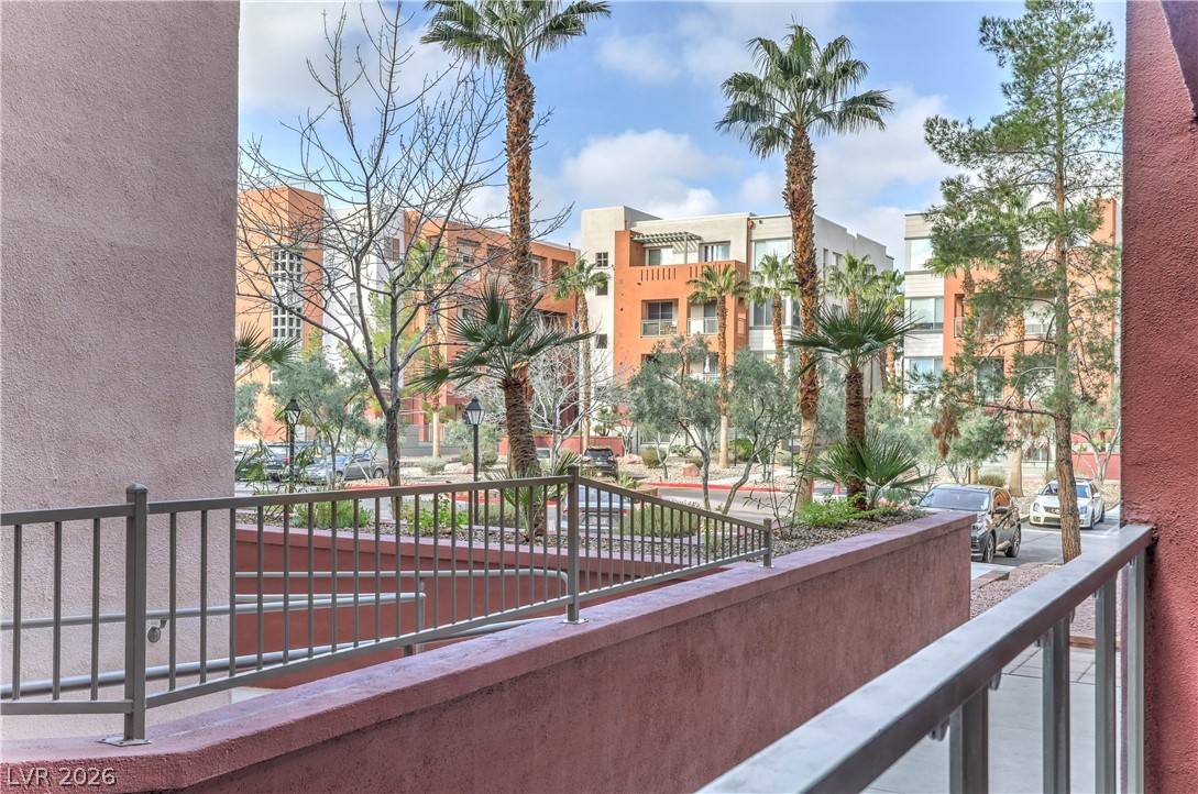43 E Agate Avenue 201