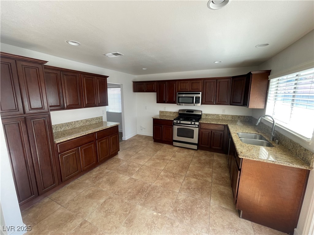 546 Sheffield Drive, Henderson, Nevada image 7