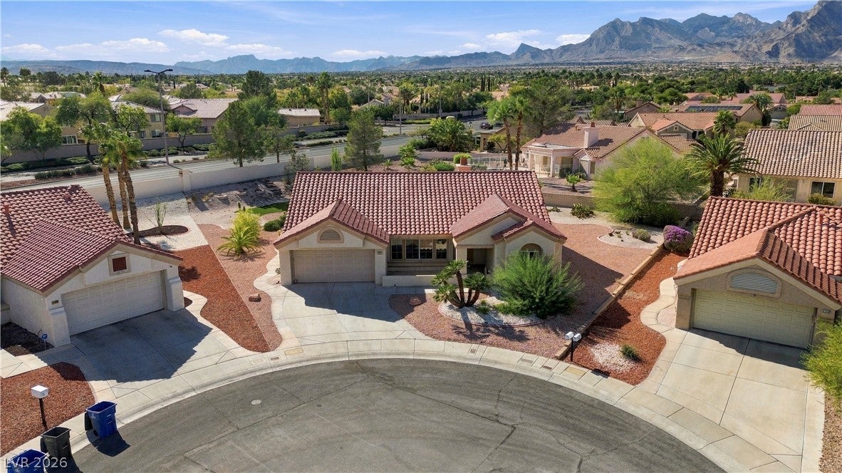 Properties 1 2405 Burke Court