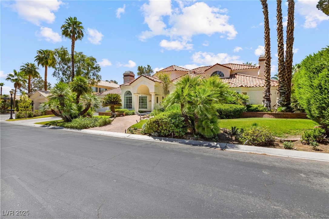 Properties 2 32 Princeville Lane