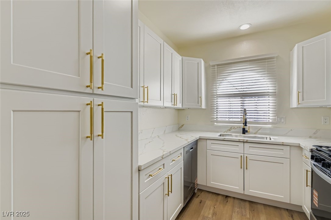 Las Vegas, Nevada 89146, United States, 2 Bedrooms Bedrooms, ,2 BathroomsBathrooms,Residential,Active,249215