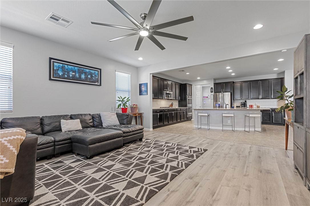 8953 Hitch Creek Street, Las Vegas, Nevada image 15