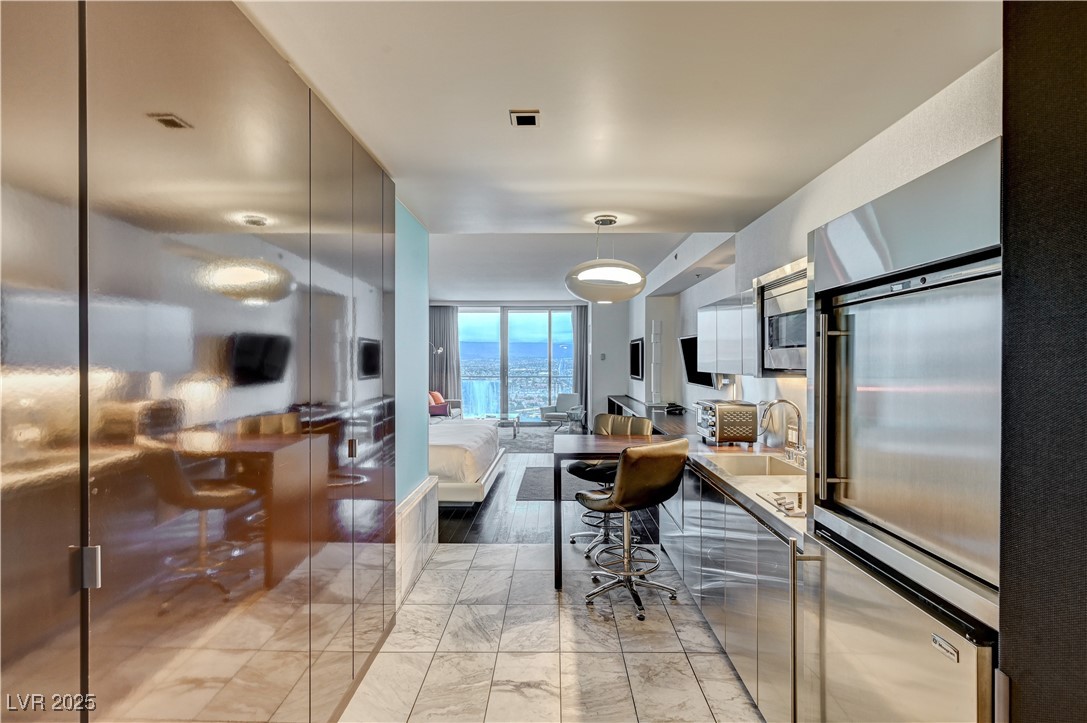 4381 W Flamingo Road 5207