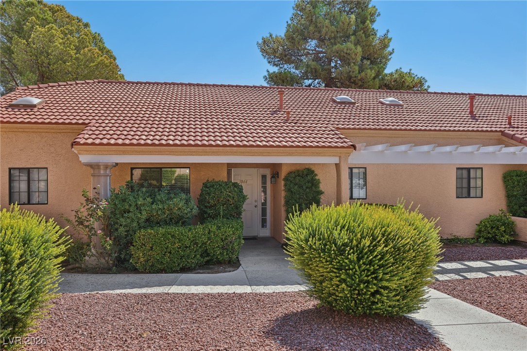 Properties 4 2851 S Valley View Boulevard 1044