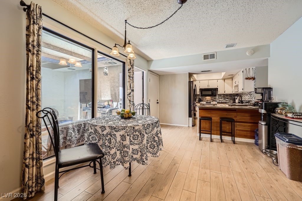 2748 Heritage Circle