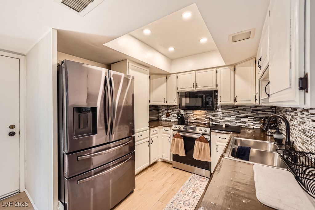 2748 Heritage Circle