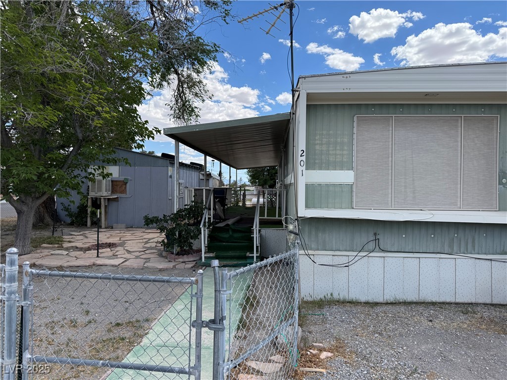 201 W Comstock Circle