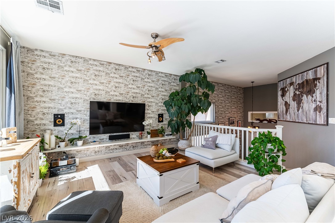 325 Emerald Vista Way