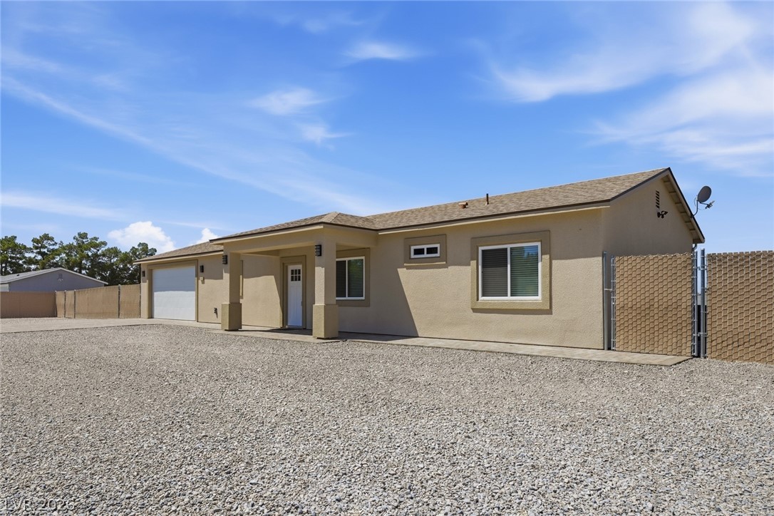 1310 E Carson