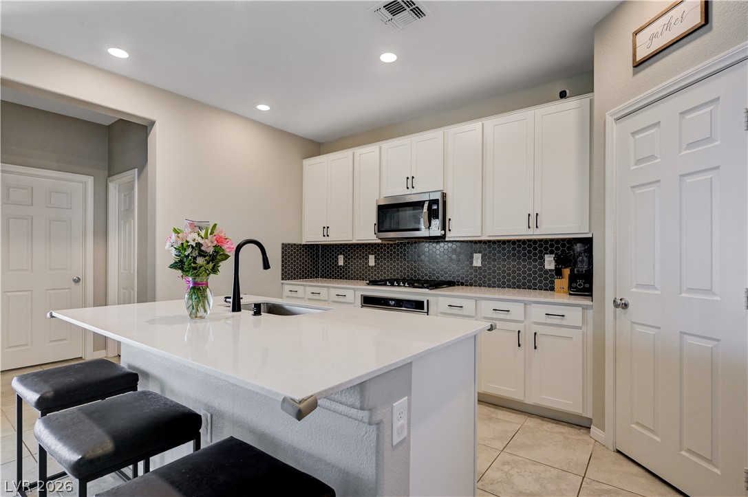 2422 Bellinzona Place