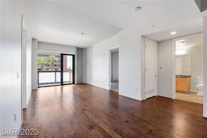 353 E Bonneville Avenue 375