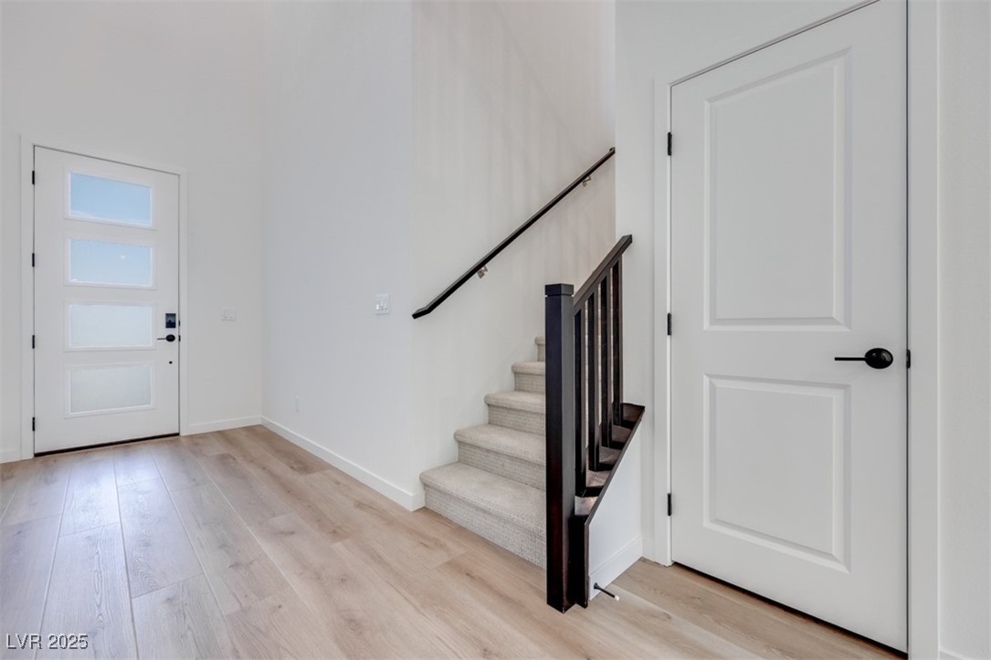 11905 Angle Cliff Avenue