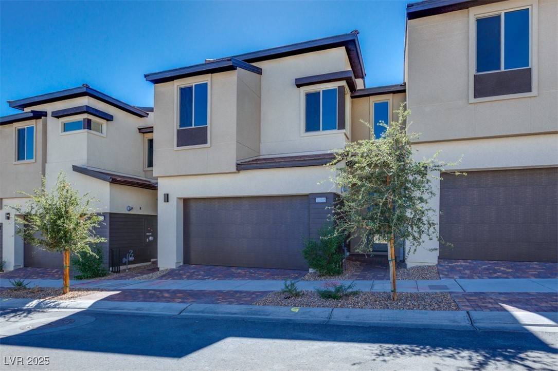 11905 Angle Cliff Avenue