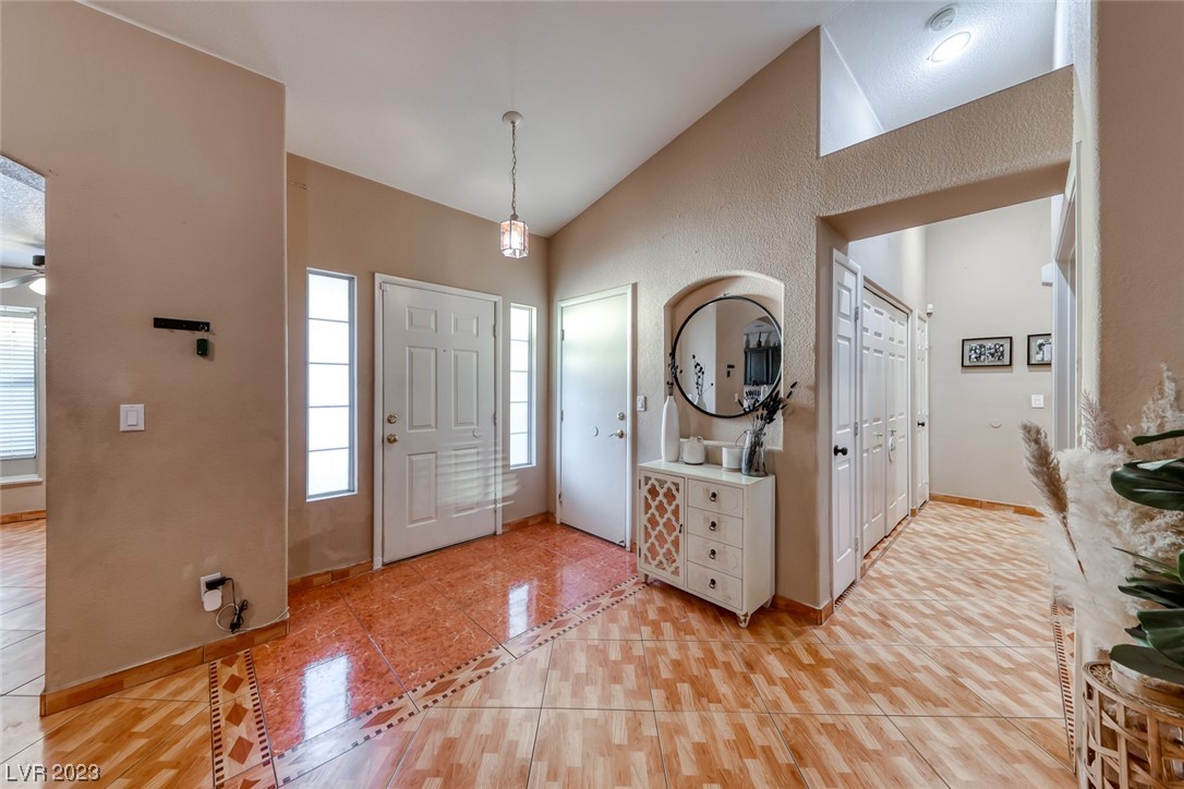 Photo 6 of 24 of 4030 Hemphill Street house