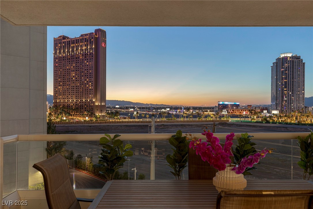 2747 Paradise Road #404, Las Vegas, Nevada image 2