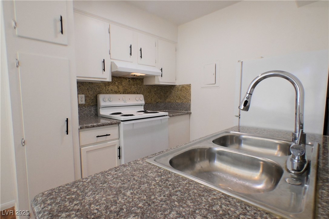 2608 E Mesquite Avenue 3