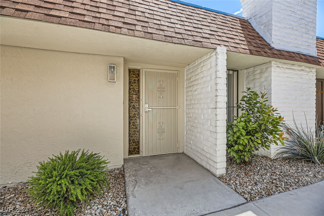 View Las Vegas, NV 89121 townhome