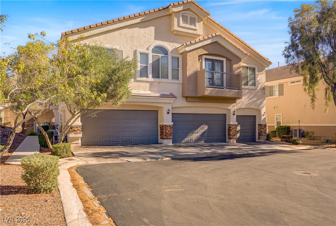 2092 Scanlon Ferry Court 102