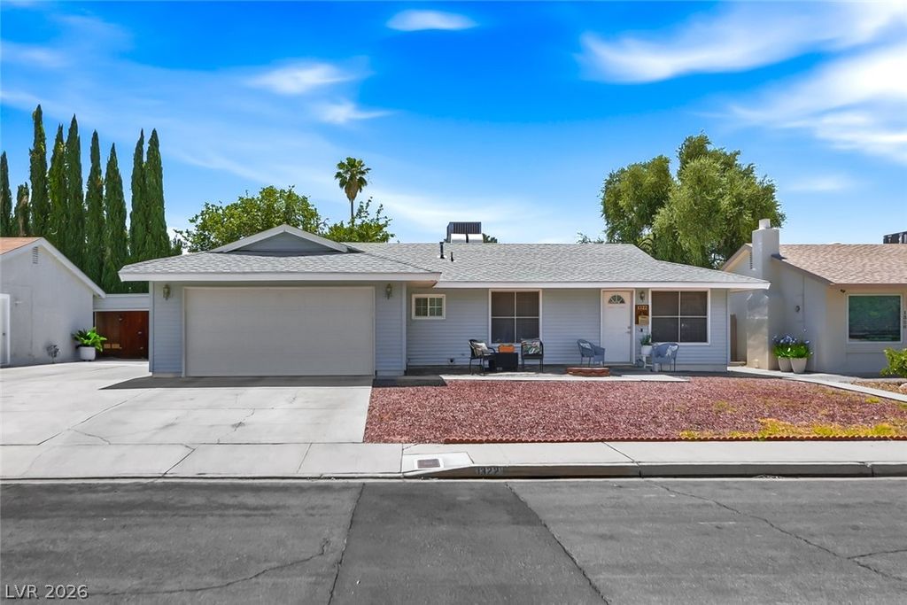 Photo of 1322 Appaloosa Road, Boulder City, NV 89005 (MLS # 2776283)