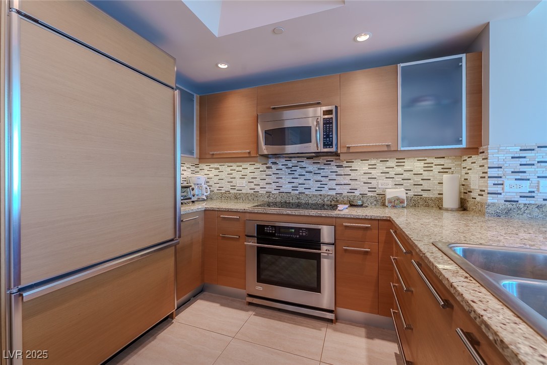 222 Karen Avenue 1502