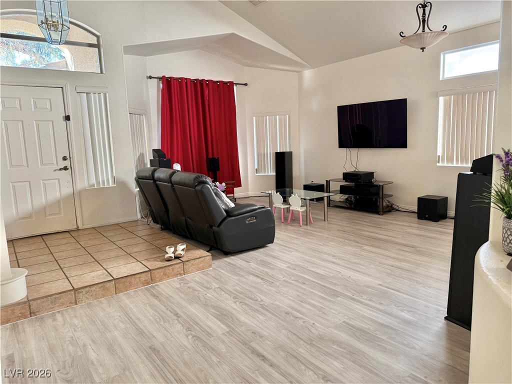 3746 White Carnation Street