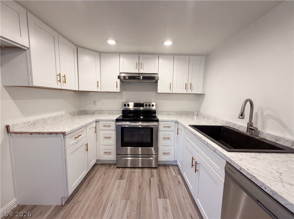 1701 E Katie Avenue 83