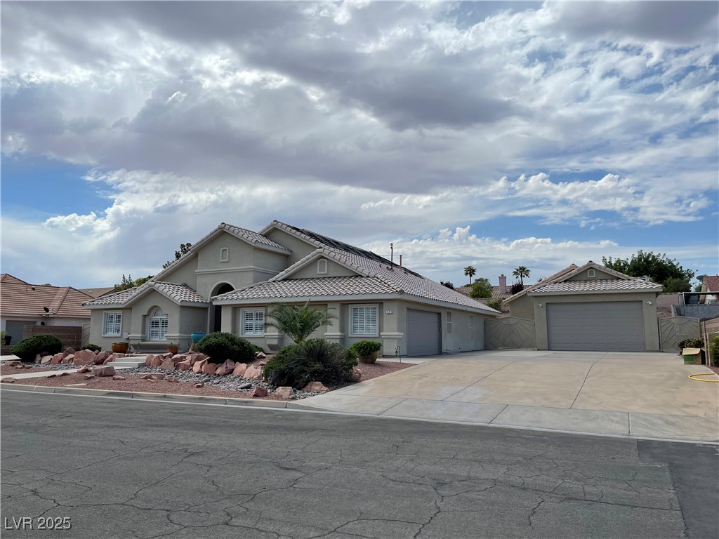 121 E Cypress Drive, Henderson, Nevada image 4