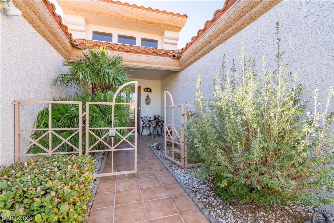 8909 Meadowood Drive