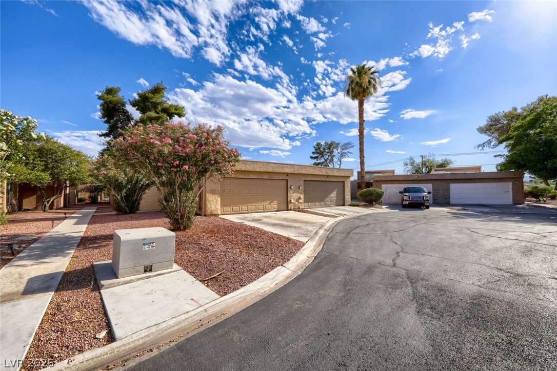 4213 Essex Green Court