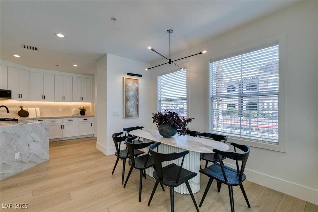 Las Vegas, Nevada 89148, United States, 2 Bedrooms Bedrooms, ,2 BathroomsBathrooms,Residential,Active,232357