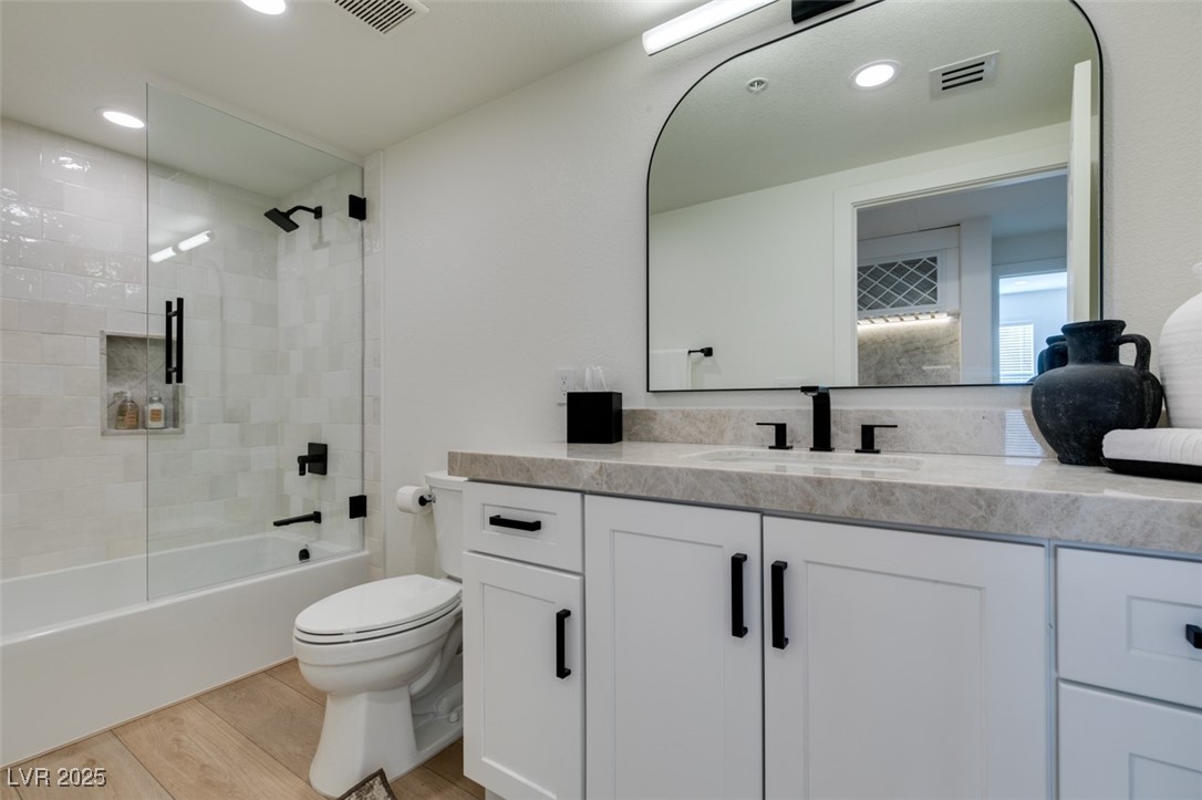 Las Vegas, Nevada 89148, United States, 2 Bedrooms Bedrooms, ,2 BathroomsBathrooms,Residential,Active,232357