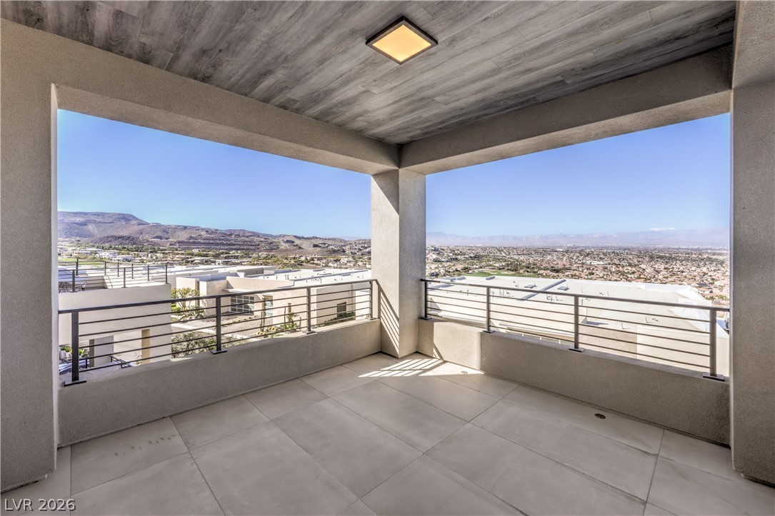 Henderson, Nevada, 89012, United States, 4 Bedrooms Bedrooms, ,5 BathroomsBathrooms,Residential,Active,2016114