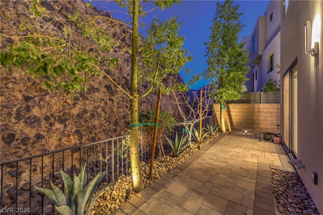 Henderson, Nevada, 89012, United States, 4 Bedrooms Bedrooms, ,5 BathroomsBathrooms,Residential,Active,2016114