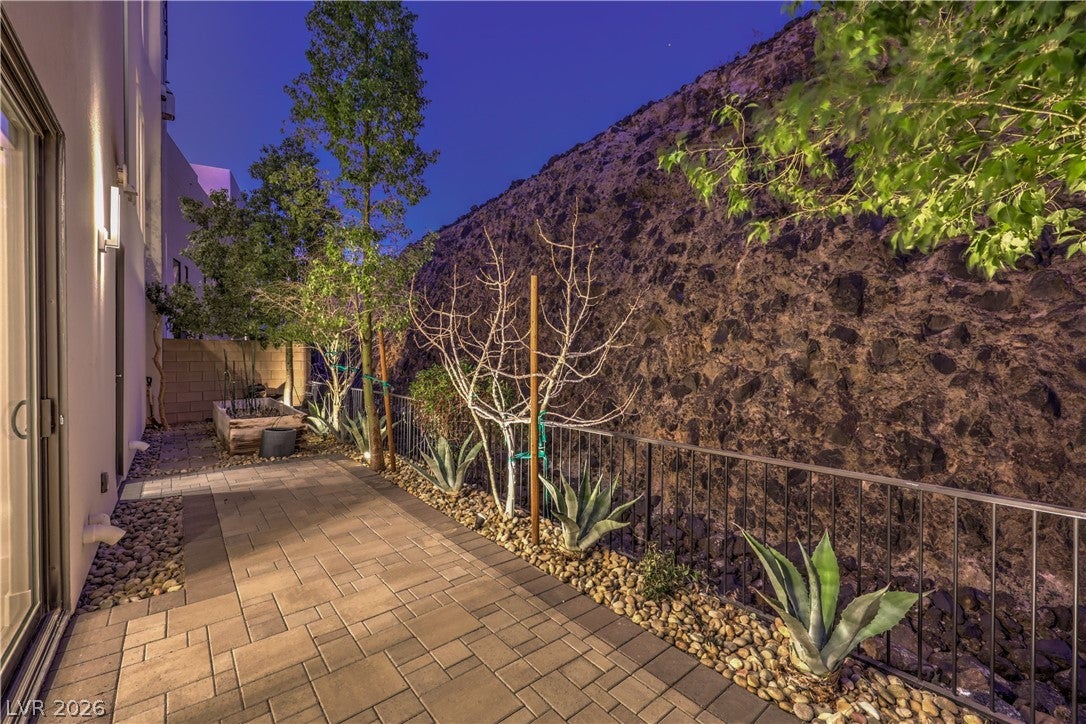 Henderson, Nevada, 89012, United States, 4 Bedrooms Bedrooms, ,5 BathroomsBathrooms,Residential,Active,2016114