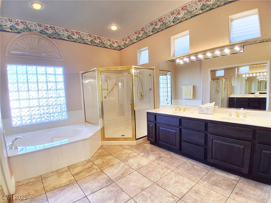 Las Vegas, Nevada 89134, United States, 2 Bedrooms Bedrooms, ,2 BathroomsBathrooms,Residential,Active,238849