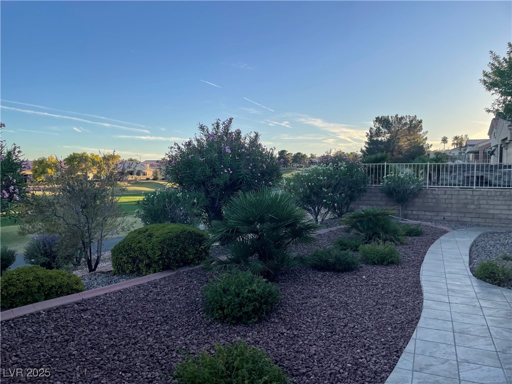 Las Vegas, Nevada 89134, United States, 2 Bedrooms Bedrooms, ,2 BathroomsBathrooms,Residential,Active,238849