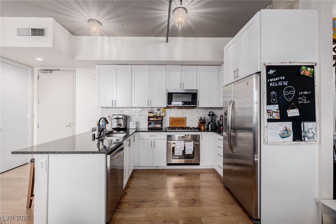 353 E Bonneville Avenue 632